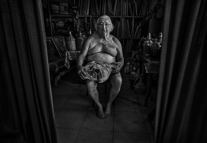 Behind the Curtains, photographed by Michael Dorohovich. One Frame honourable mention, Shoot The Frame 2025.