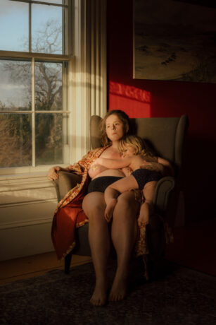 Weaning Elowen, photographed by Hanna Wolf. One Frame finalist, Shoot The Frame 2025.